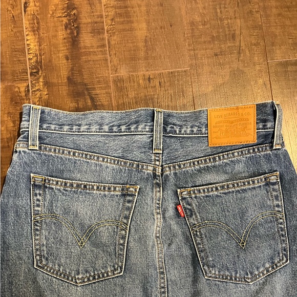 Levi’s Mini Skirt - Picture 2 of 3